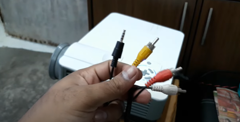 How to Connect Cable Box to Projector? - ProjectorProfy